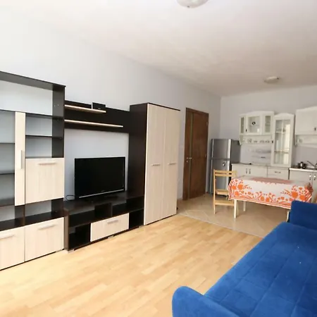 Apartament Roneva *